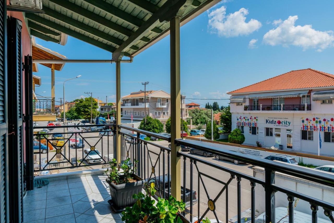 G.R Luxury Apartment Kalligoni Buitenkant foto