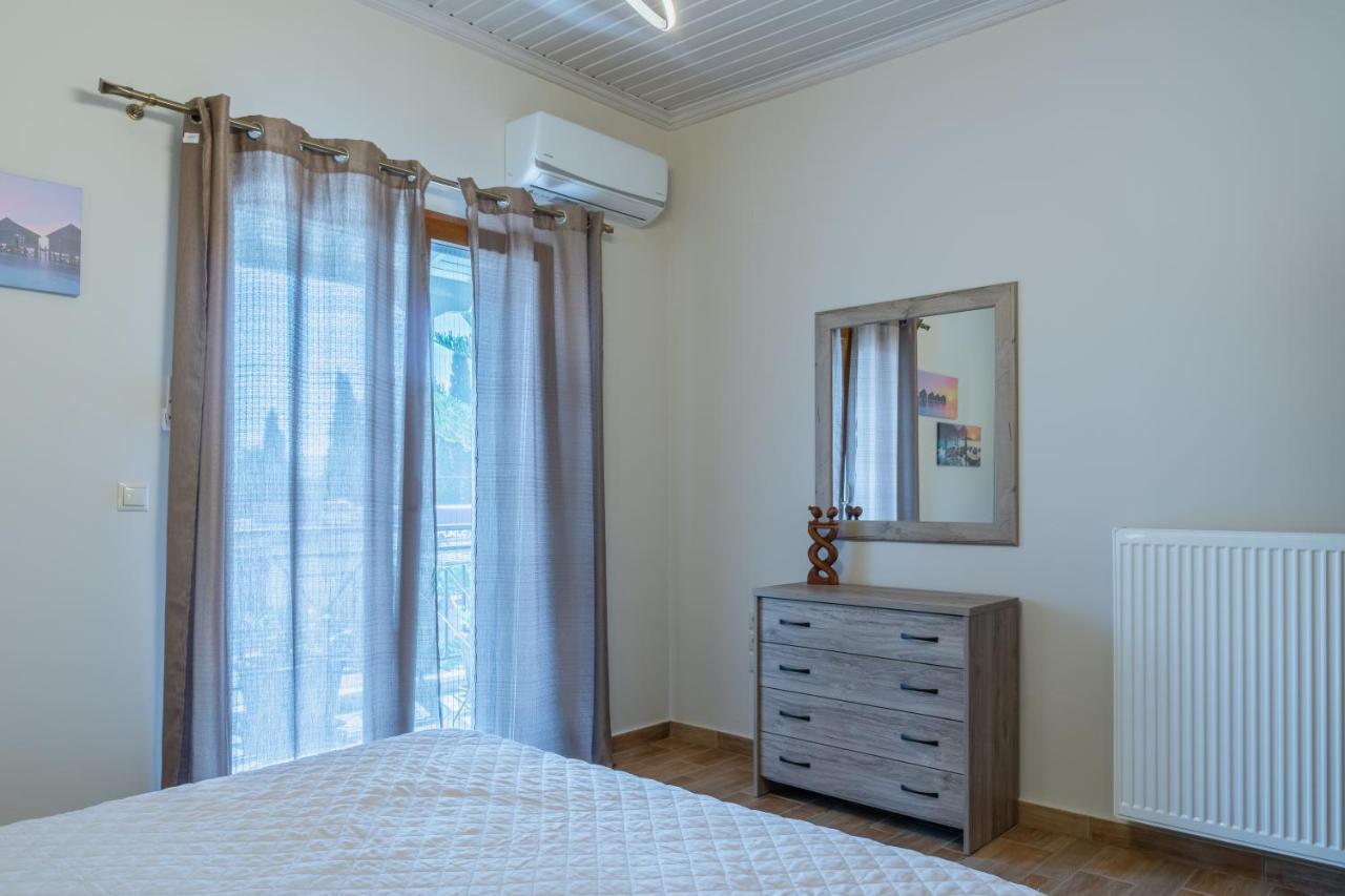 G.R Luxury Apartment Kalligoni Buitenkant foto