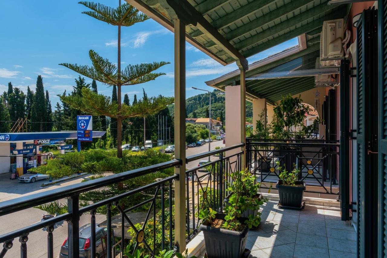 G.R Luxury Apartment Kalligoni Buitenkant foto