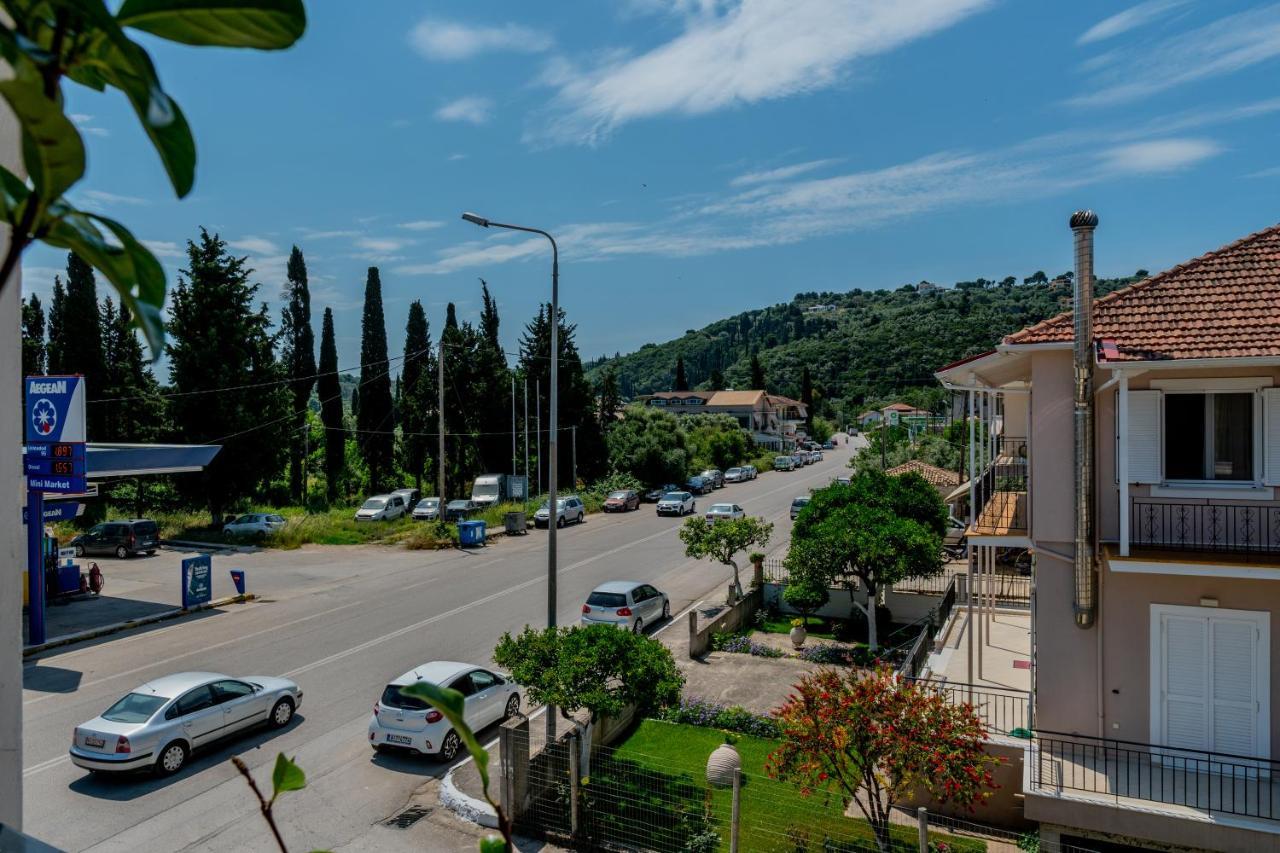 G.R Luxury Apartment Kalligoni Buitenkant foto