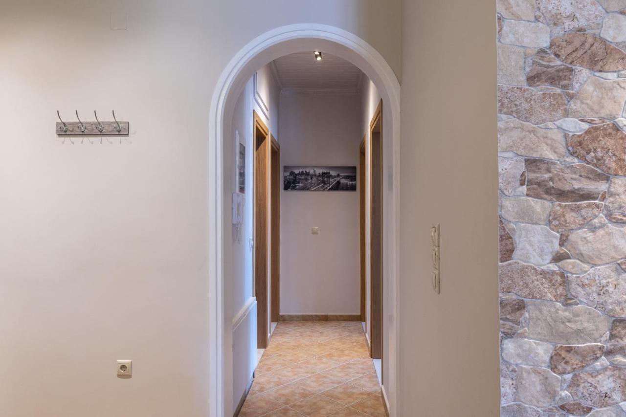 G.R Luxury Apartment Kalligoni Buitenkant foto